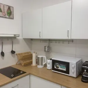 https://super-location-train-metro-bahnhof-meidling-single.vienna-besthotels.com